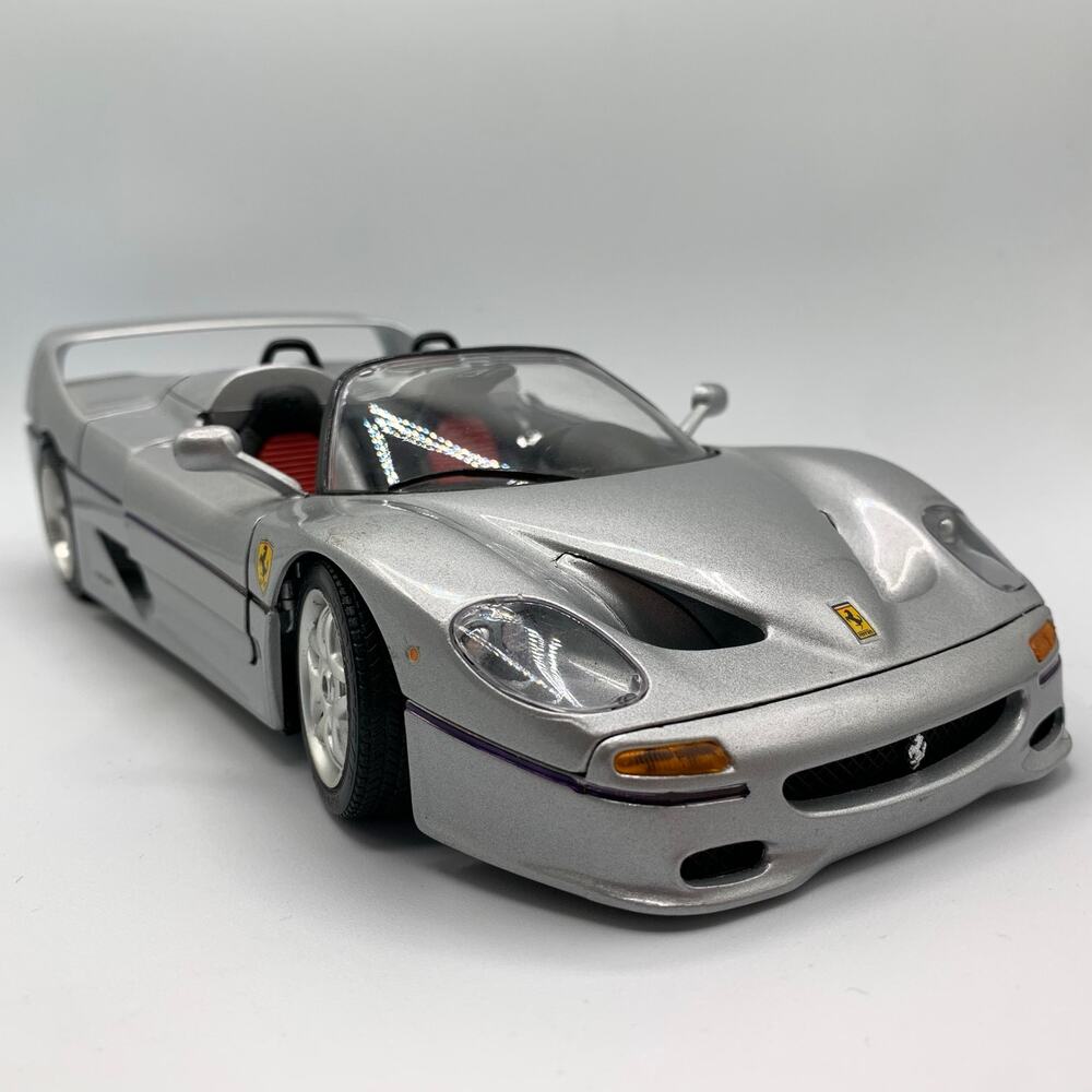 Bburago Ferrari F50, 1:18 Die-Cast Model Car, Silver, Open Top, Opening Doors